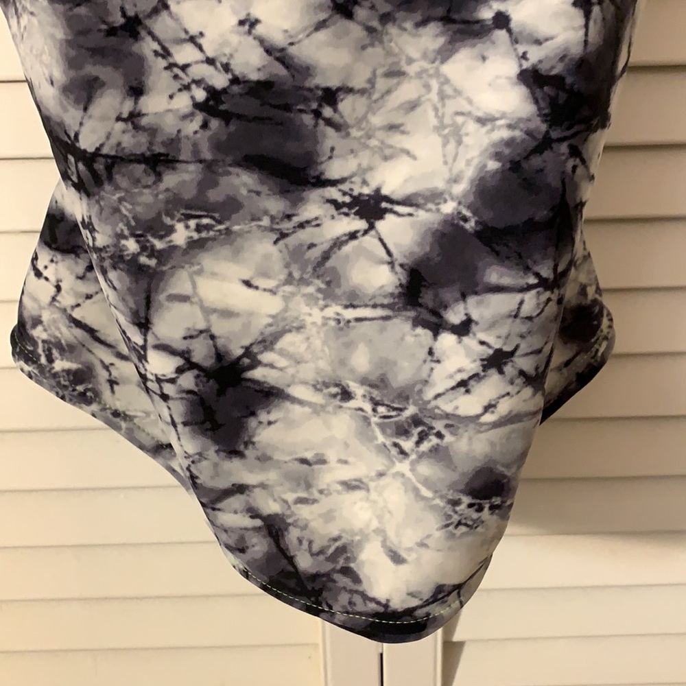 Neon ZeroXPosur Tankini - Picture 3 of 8